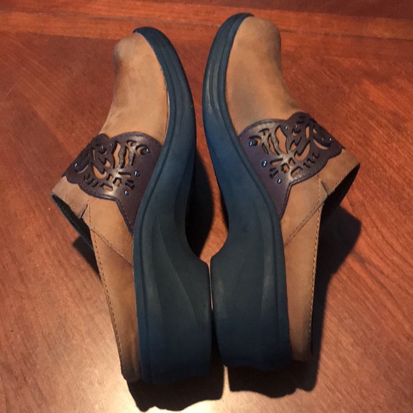 Ariat tan brown leather clogs shoes size 7.5B - Picture 7 of 14